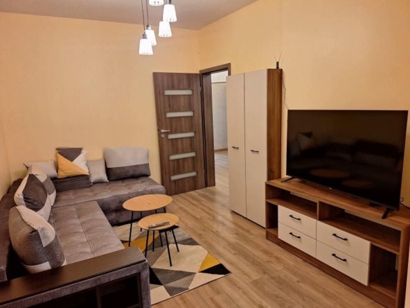 Дава се под наем Тристаен апартамент в София, Център - 90 кв.м за 1145.97 € - Снимка #1