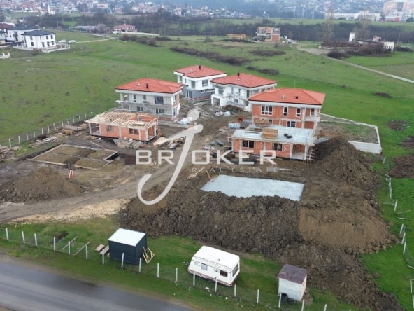 Къща в Кърджали, Веселчане - 215 кв.м за 605 €/кв.м - Снимка #1