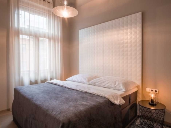 Дава се под наем Двустаен апартамент в Пловдив, Централна гара - 69 кв.м за 346.8 € - Снимка #1