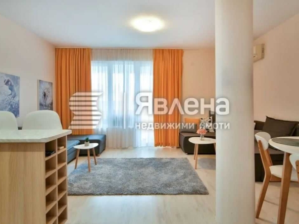 Двустаен апартамент в Варна, Център - 72 кв.м за 2487 €/кв.м - Снимка #1