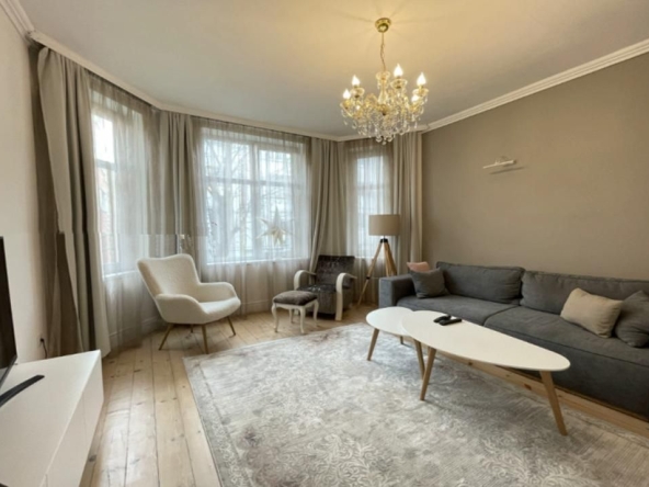 Дава се под наем Четиристаен апартамент в София, Яворов - 125 кв.м за 1500 € - Снимка #1