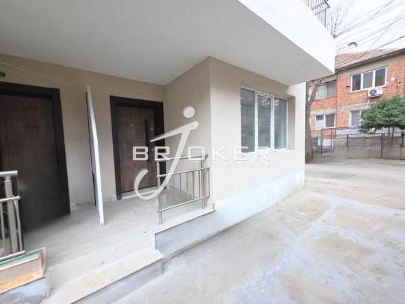 Офис в Кърджали, Студен кладенец - 25 кв.м за 776 €/кв.м - Снимка #1