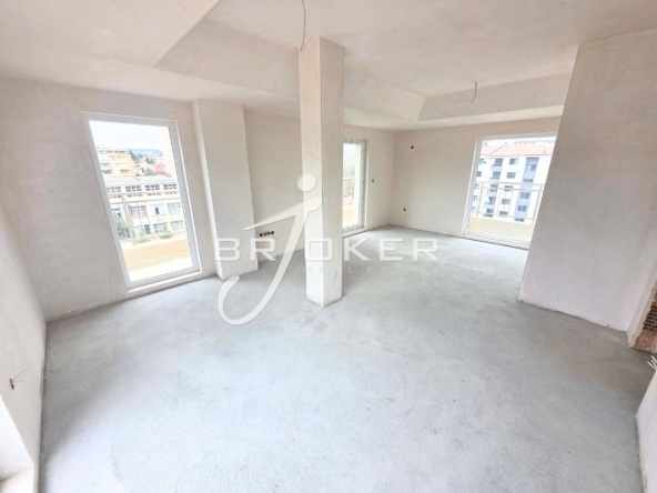 Тристаен апартамент в Кърджали, Център - 142 кв.м за 424 €/кв.м - Снимка #1