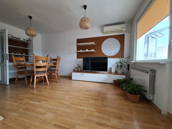 Дава се под наем Тристаен апартамент в Велико Търново, Акация - 72 кв.м за 398.82 € - Снимка #1