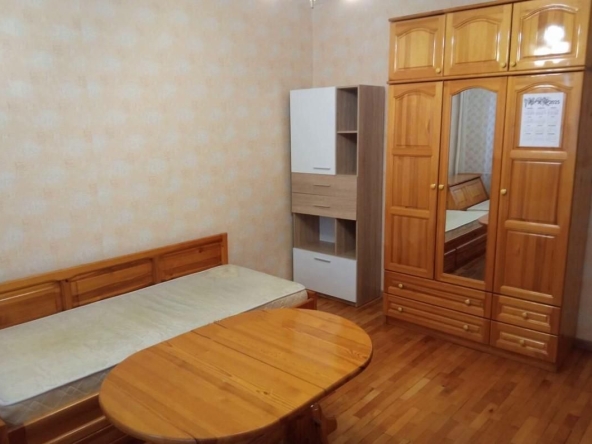 Дава се под наем Тристаен апартамент в София, Младост 4 - 100 кв.м за 600 € - Снимка #1