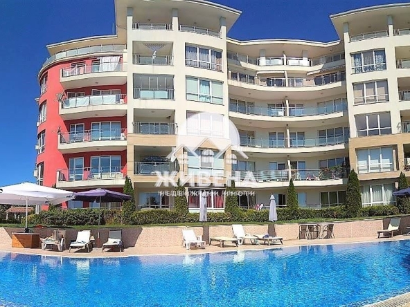 Четиристаен апартамент в к.к. Св.Св. Константин и Елена - 184 кв.м за 1903 €/кв.м - Снимка #1