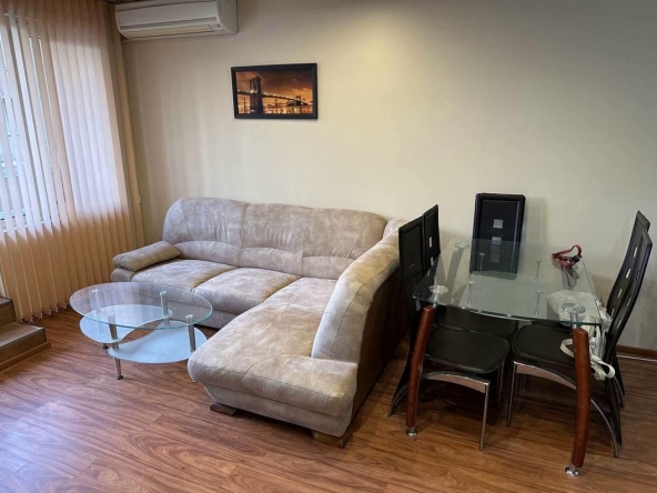 Дава се под наем Тристаен апартамент в Пловдив, Кючук Париж - 76 кв.м за 408 € - Снимка #1