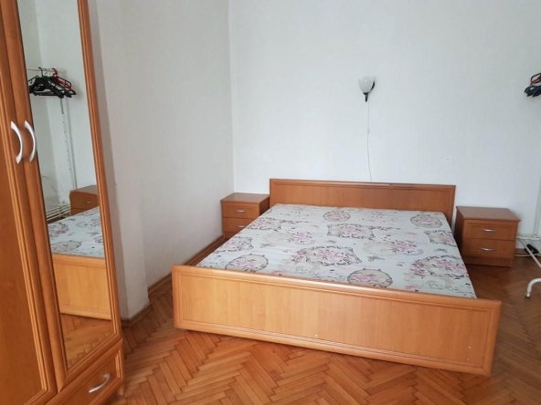 Дава се под наем Тристаен апартамент в София, Център - 90 кв.м за 650 € - Снимка #1
