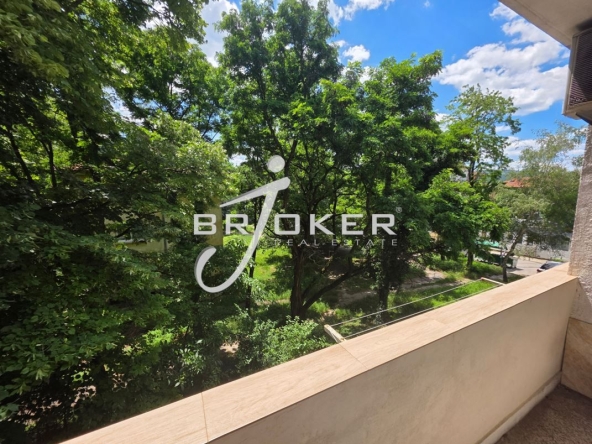 Тристаен апартамент в Кърджали, Център - 100 кв.м за 1250 €/кв.м - Снимка #1