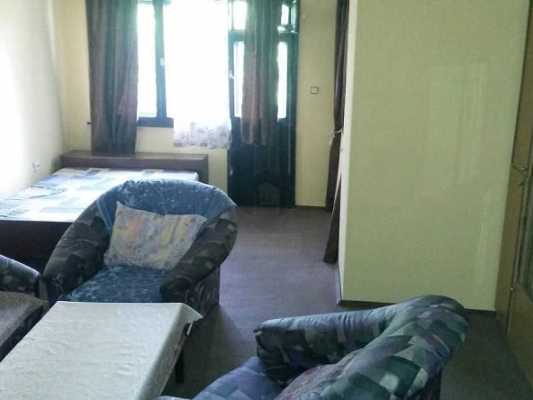 Дава се под наем Едностаен апартамент в Бургас, Център - 35 кв.м за 112.2 € - Снимка #1