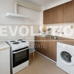 Дава се под наем Двустаен апартамент в Варна, Левски - 60 кв.м за 300 € - Снимка #1