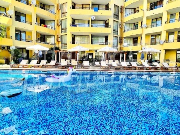 Дава се под наем Тристаен апартамент в к.к. Слънчев бряг - 100 кв.м за 102 € - Снимка #1