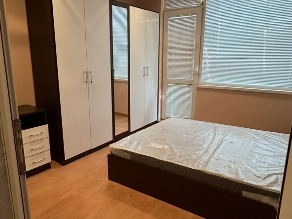 Дава се под наем Двустаен апартамент в Враца, Център - 55 кв.м за 255 € - Снимка #1