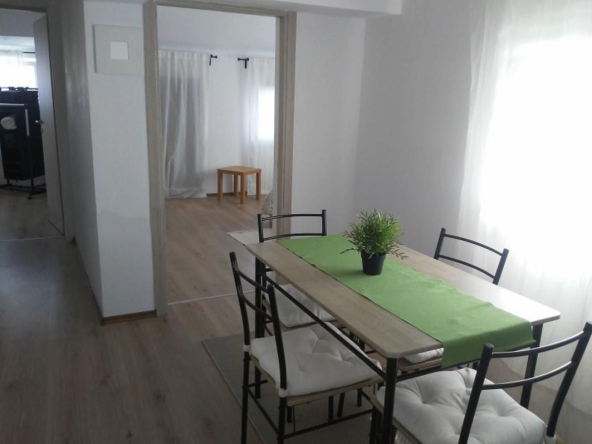 Дава се под наем Тристаен апартамент в София, Център - 60 кв.м за 900 € - Снимка #1