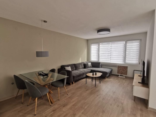 Дава се под наем Тристаен апартамент в Пловдив, Кършияка - 86 кв.м за 650 € - Снимка #1