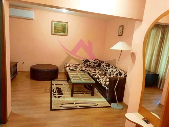 Дава се под наем Тристаен апартамент в Варна, Лятно кино Тракия - 85 кв.м за 400 € - Снимка #1