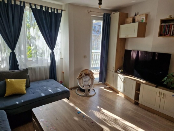 Дава се под наем Тристаен апартамент в София, Витоша - 90 кв.м за 810 € - Снимка #1