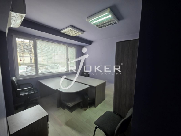 Дава се под наем Офис в Кърджали, Център - 80 кв.м за 229.5 € - Снимка #1