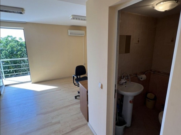 Дава се под наем Офис в Казанлък - 26 кв.м за 127.5 € - Снимка #1