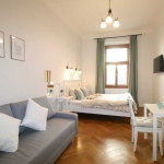 Дава се под наем Двустаен апартамент в Пловдив, Кършияка - 59 кв.м за 239.7 € - Снимка #1