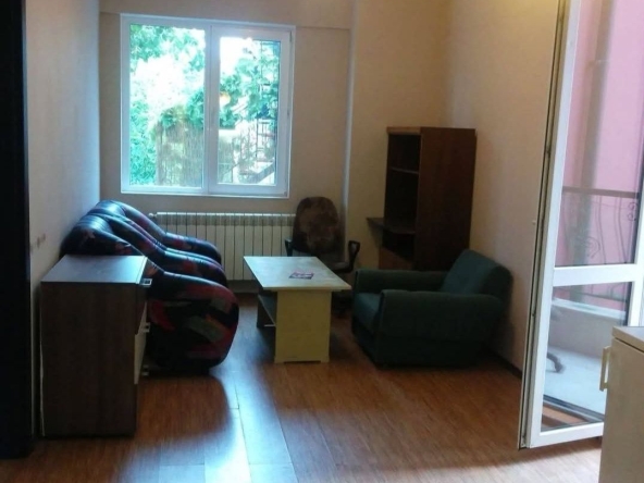Дава се под наем Двустаен апартамент в София, Център - 70 кв.м за 382.5 € - Снимка #1