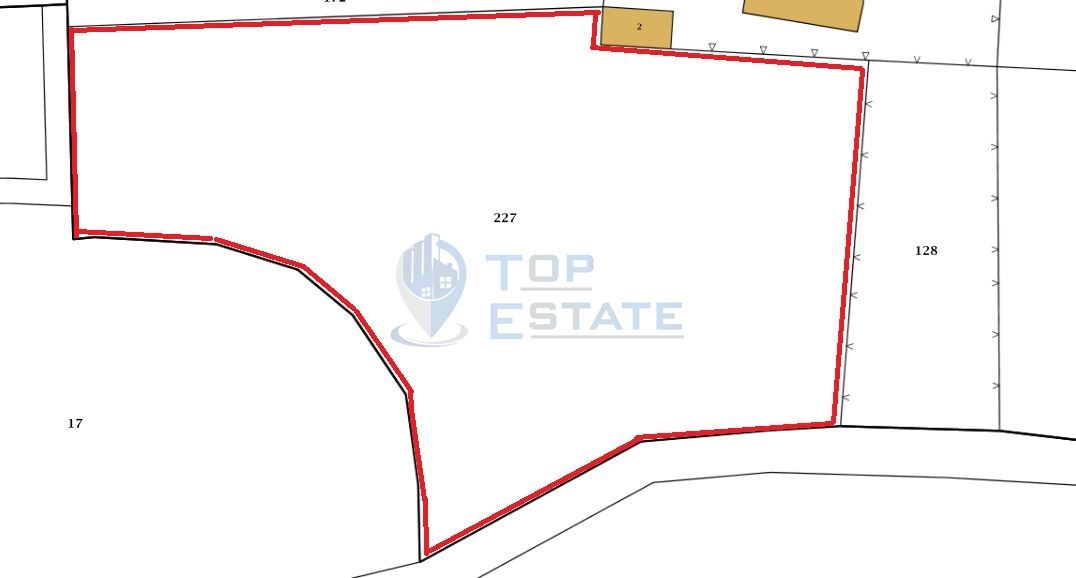 Парцел в Велико Търново, Зона Б - 3964 кв.м за 61 €/кв.м - Снимка #1