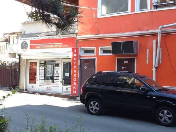 Дава се под наем Магазин в Бургас, Център - 45 кв.м за 357 € - Снимка #1