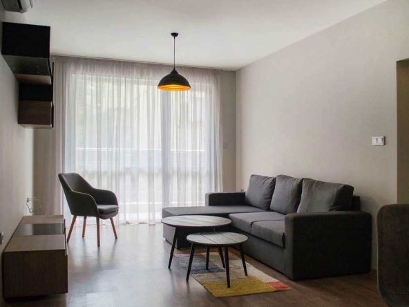 Дава се под наем Тристаен апартамент в Пловдив, Въстанически - 90 кв.м за 450 € - Снимка #1