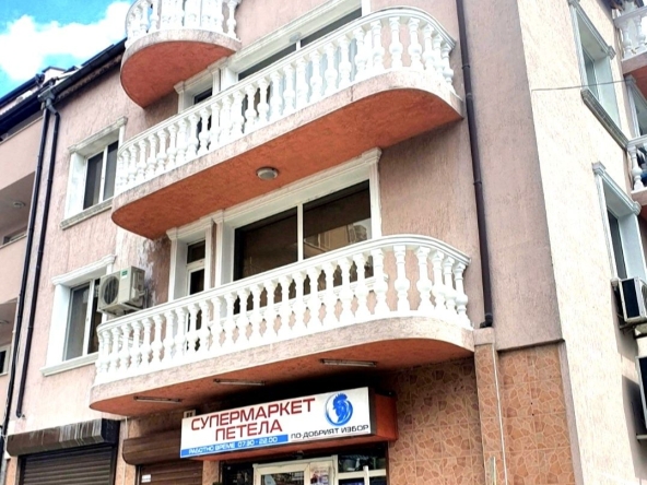 Дава се под наем Магазин в Варна, Цветен квартал - 170 кв.м за 1000 € - Снимка #1