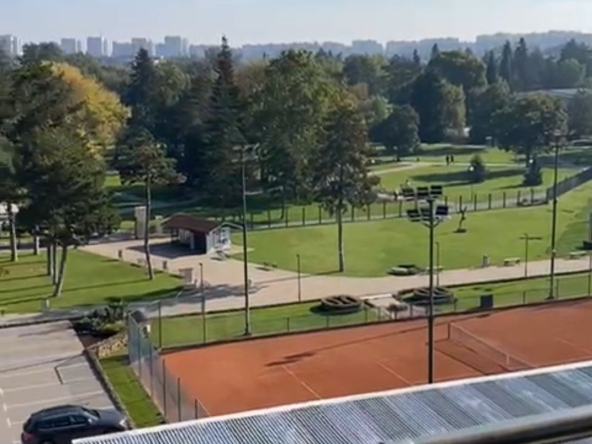 Дава се под наем Четиристаен апартамент в Добрич, Свети Георги - 105 кв.м за 765 € - Снимка #1