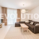 Дава се под наем Двустаен апартамент в Варна, Център - 95 кв.м за 797.64 € - Снимка #1