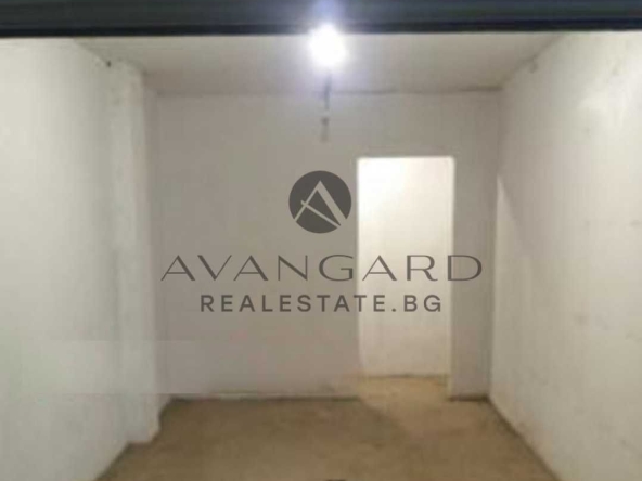 Гараж / Паркомясто в Пловдив, Кючук Париж - 24 кв.м за 1063 €/кв.м - Снимка #1