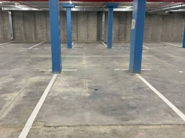 Дава се под наем Гараж / Паркомясто в Варна, Победа - 13 кв.м за 66.3 € - Снимка #1