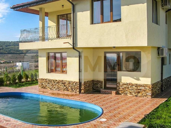 Къща в с. Генерал Кантарджиево, Област Варна - 133 кв.м за 1271 €/кв.м - Снимка #1