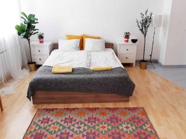 Дава се под наем Едностаен апартамент в Пловдив, Западен - 42 кв.м за 170 € - Снимка #1