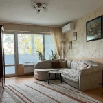 Дава се под наем Тристаен апартамент в Варна, Левски - 90 кв.м за 548.25 € - Снимка #1