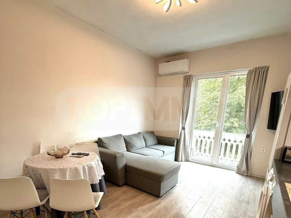 Дава се под наем Тристаен апартамент в Варна, Гръцка махала - 77 кв.м за 1097.01 € - Снимка #1