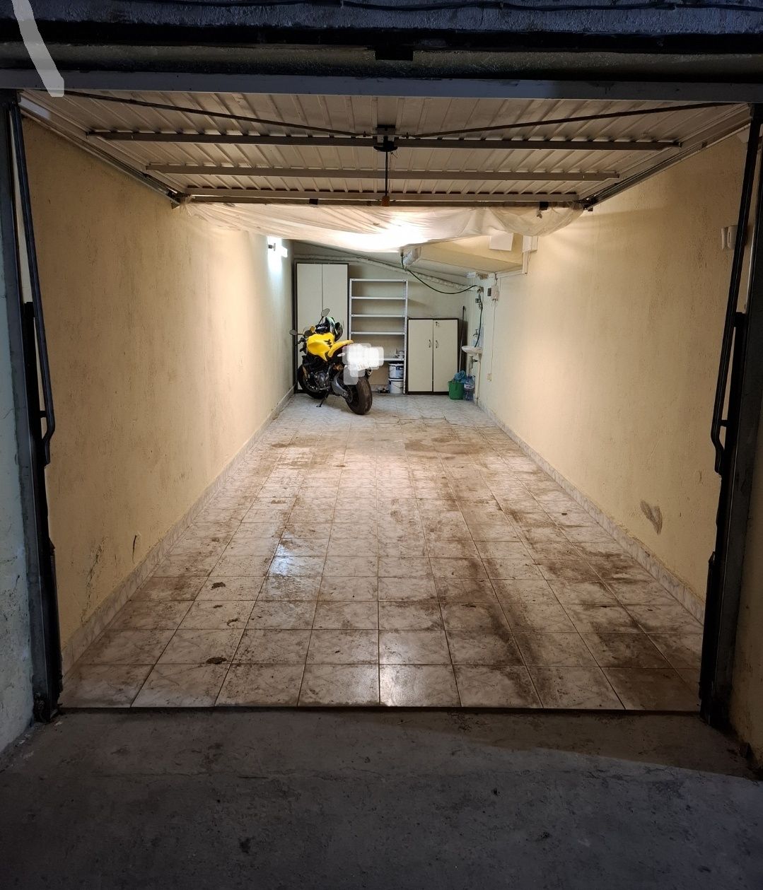 Дава се под наем Гараж / Паркомясто в София, Хладилника - 28 кв.м за 39.78 € - Снимка #1