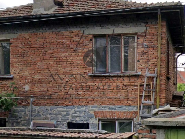 Къща в с. Първенец, Област Пловдив - 150 кв.м за 1067 €/кв.м - Снимка #1