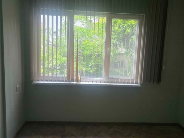 Дава се под наем Офис в Русе, Център - 18 кв.м за 102 € - Снимка #1