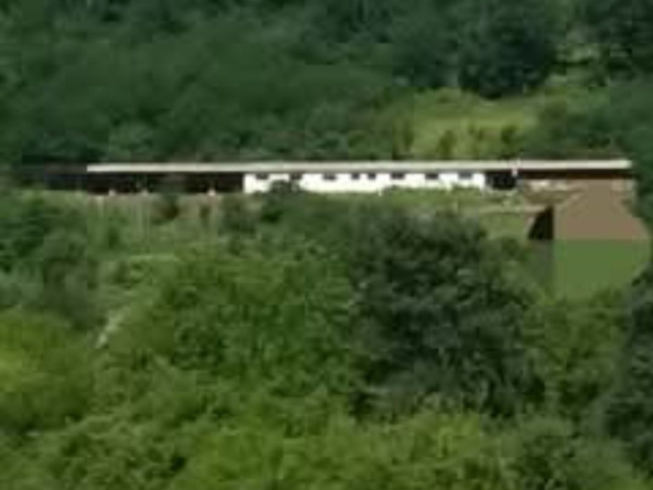 Промишлена сграда в с. Равнище, Област София-област - 740 кв.м за 53 €/кв.м - Снимка #1