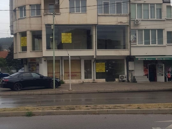 Магазин в Дупница - 250 кв.м за 760 €/кв.м - Снимка #1