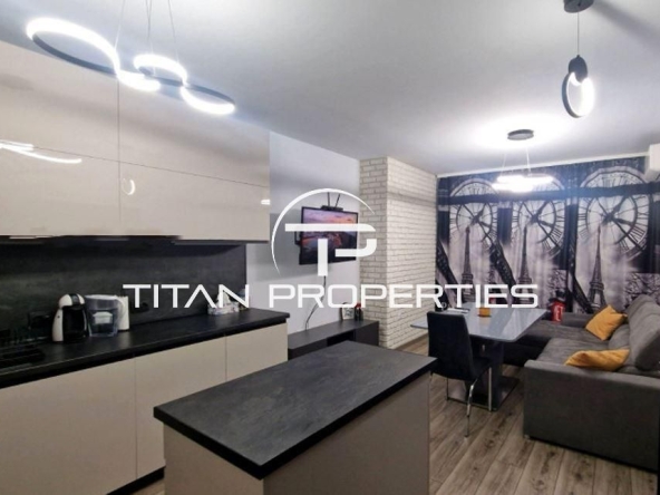 Дава се под наем Двустаен апартамент в Варна, Център - 80 кв.м за 1200 € - Снимка #1