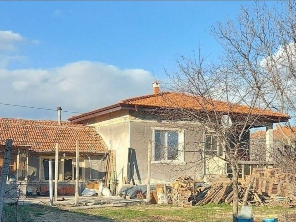 Къща в с. Дълго поле, Област Пловдив - 90 кв.м за 634 €/кв.м - Снимка #1