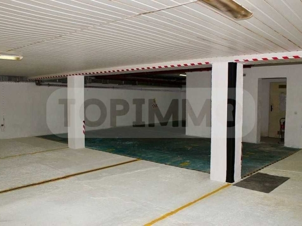 Дава се под наем Гараж / Паркомясто в Варна, Гръцка махала - 15 кв.м за 127.5 € - Снимка #1