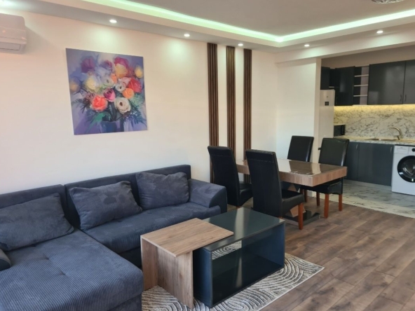 Дава се под наем Двустаен апартамент в Пловдив, Въстанически - 70 кв.м за 408 € - Снимка #1