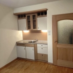 Дава се под наем Двустаен апартамент в София, Изток - 65 кв.м за 598.23 € - Снимка #1