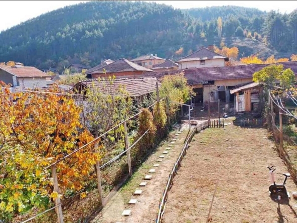 Къща в с. Николичевци, Област Кюстендил - 80 кв.м за 606 €/кв.м - Снимка #1