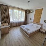 Дава се под наем Тристаен апартамент в Бургас, Братя Миладинови - 100 кв.м за 612 € - Снимка #1