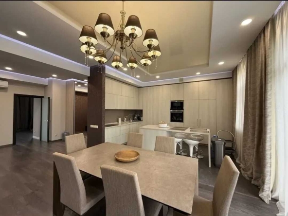 Дава се под наем Двустаен апартамент в София, Център - 55 кв.м за 448.8 € - Снимка #1